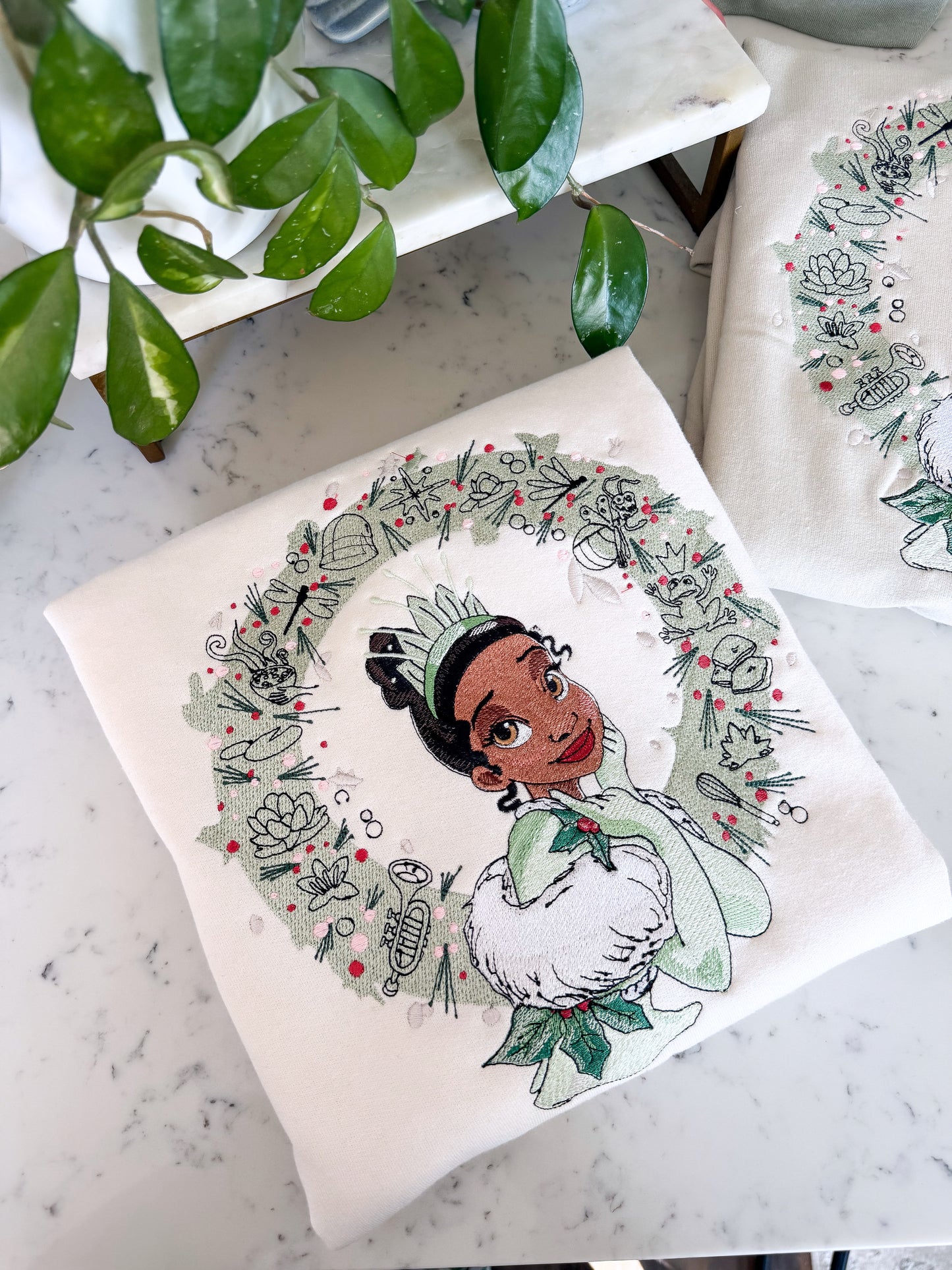 T’S CHRISTMAS WREATH EMBROIDERY