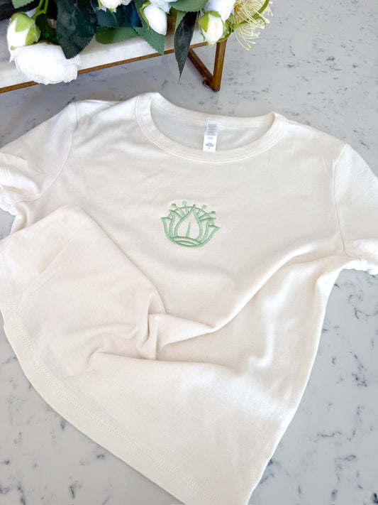 T’S LILLY PAD LOGO EMBROIDERED BABY TEE