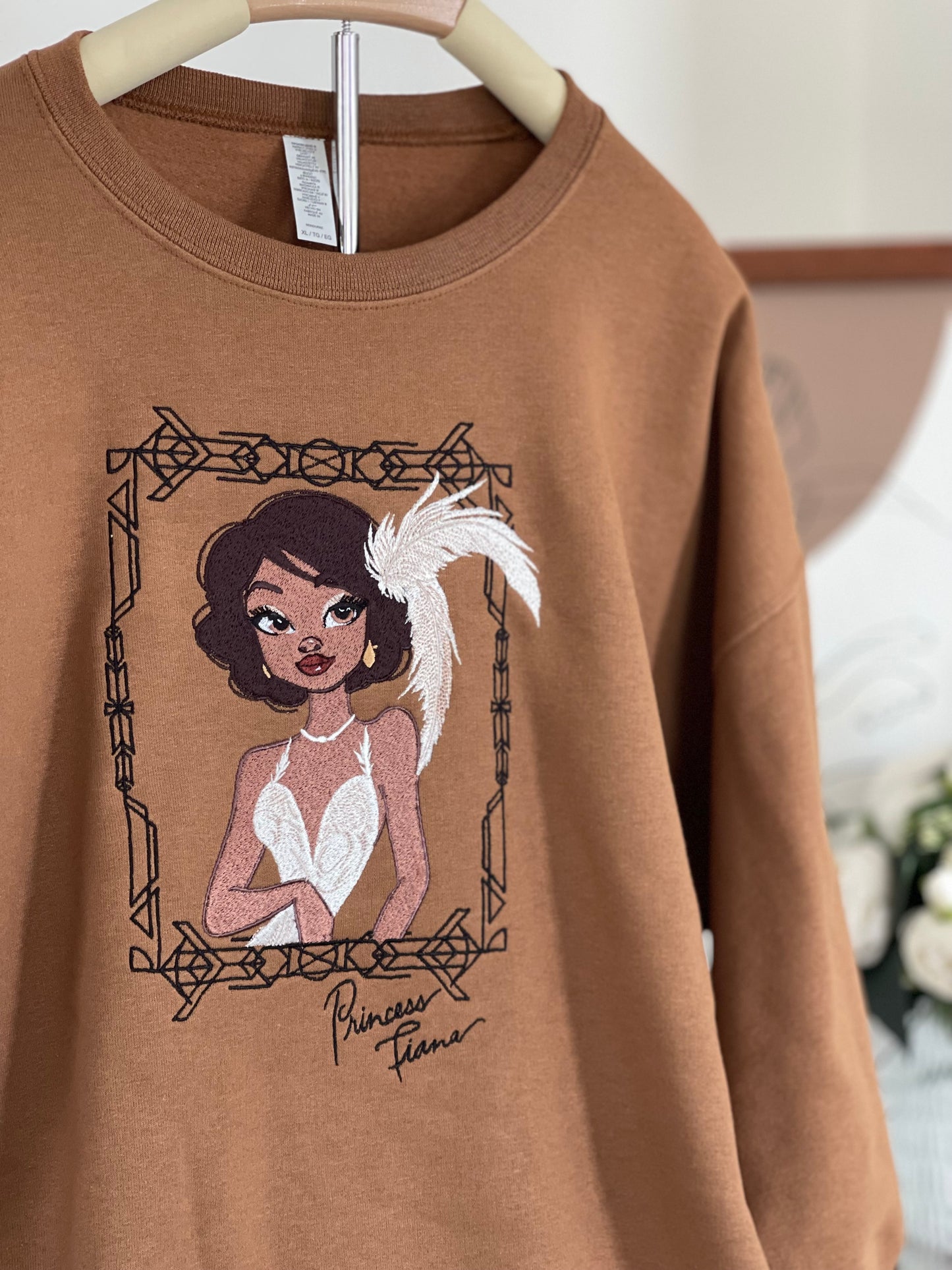 T’s WHITE DRESS EMBROIDERY